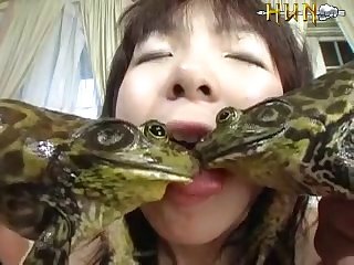 Genki Dgen011 The Violated By The Frog And Eel That Wriggles 002